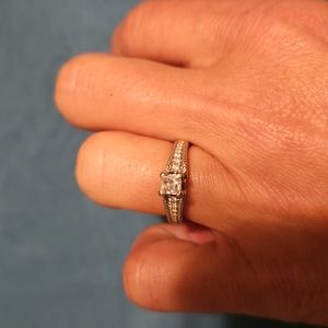 White gold Diamond ring 10k